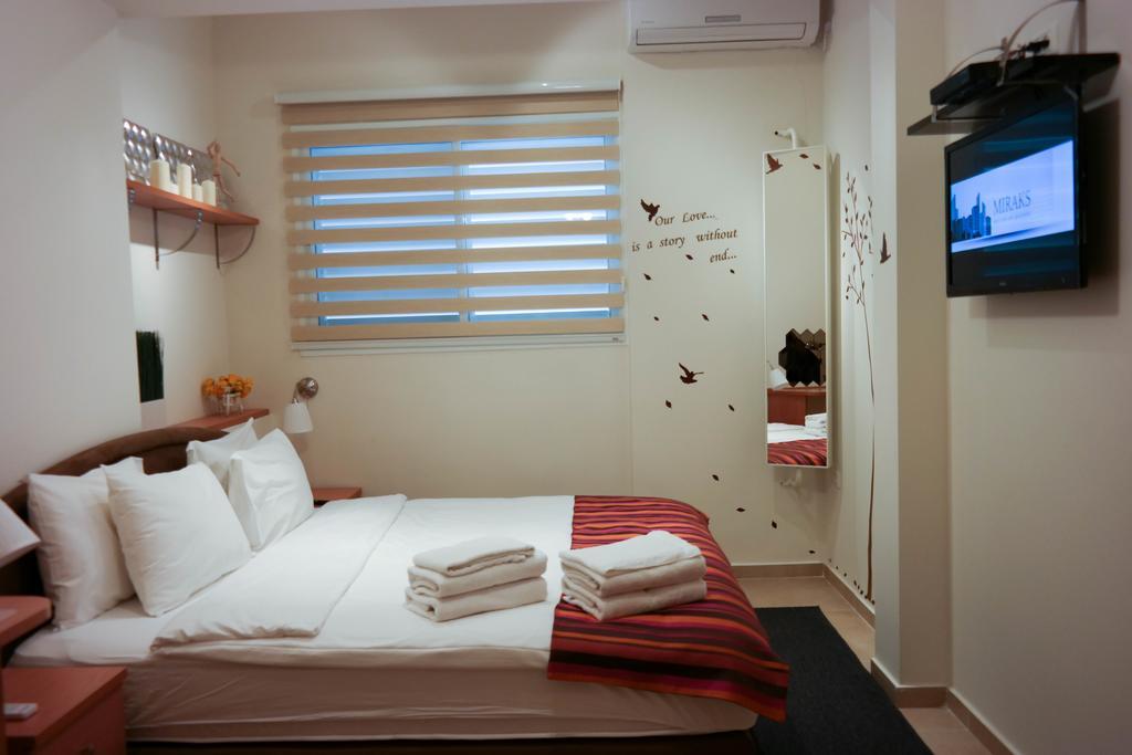 Miraks Harav Kuk Apartamento Tel Aviv Exterior foto
