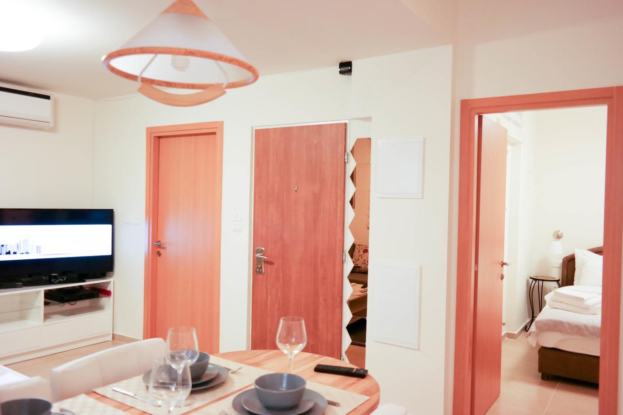 Miraks Harav Kuk Apartamento Tel Aviv Exterior foto